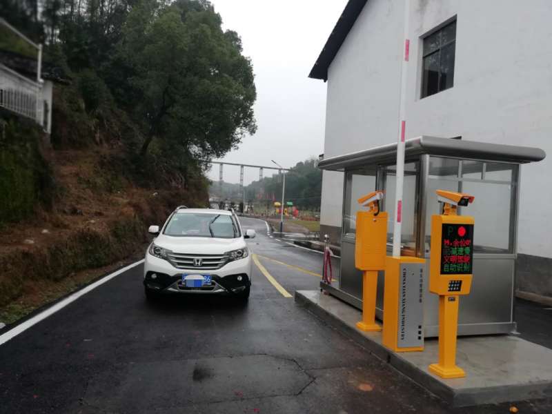 茴香小鎮(zhèn)停車場(chǎng)工程